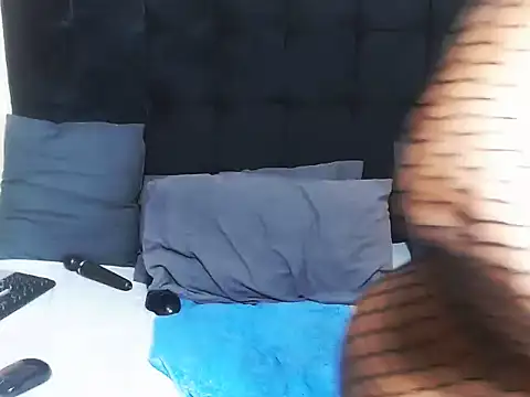 CaramelBootty online show from 20, 10, 2025