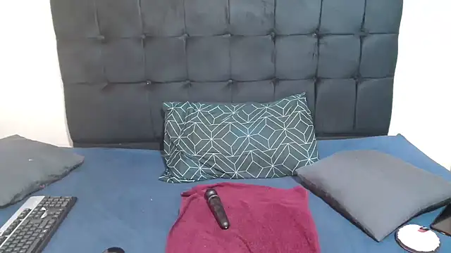 CaramelBootty online show from 10, 1, 2026