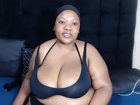 CaramelBootty online show from 4, 11, 2025