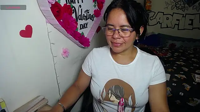 Snapshot of Miss__kendra_ chatting on 17, 6, 2026 Miss kendra online show from 17, 6, 2026