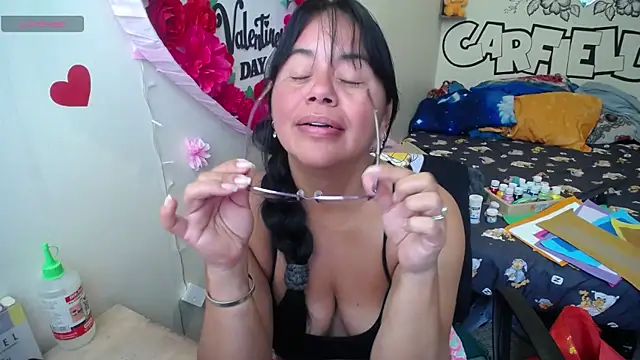 Snapshot of Miss__kendra_ chatting on 3, 6, 2026 Miss kendra online show from 3, 6, 2026