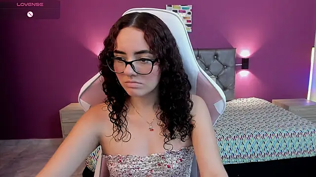 Snapshot of Dulcee_Gaby chatting on 15, 5, 2026 Dulcee Gaby online show from 15, 5, 2026