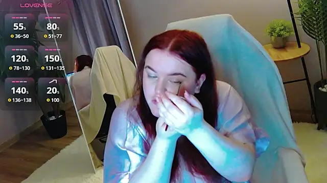 IvorySnowW online show from 11, 11, 2025