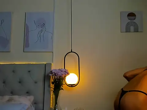 Chloe Celeste online show from 11, 11, 2025