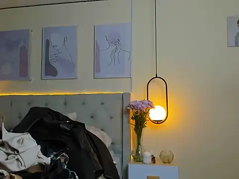 Chloe Celeste online show from 14, 11, 2025