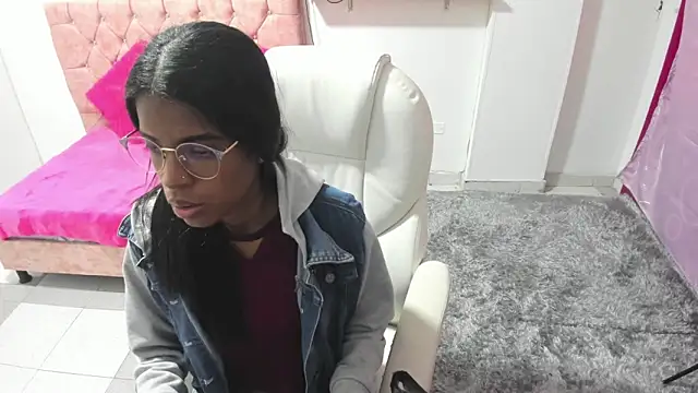 Snapshot of thianahorny chatting on 9, 11, 2025 thianahorny online show from 9, 11, 2025