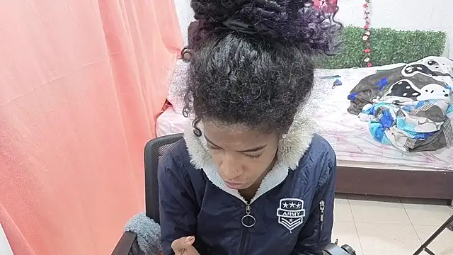 Snapshot of thianahorny chatting on 17, 7, 2026 thianahorny online show from 17, 7, 2026