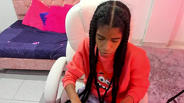 Snapshot of thianahorny chatting on 25, 11, 2025 thianahorny online show from 25, 11, 2025