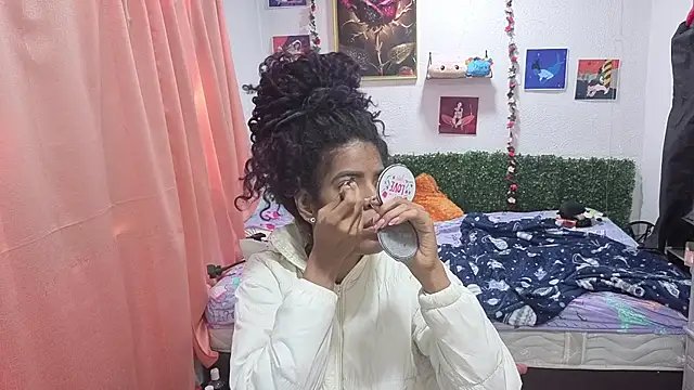 Snapshot of thianahorny chatting on 11, 7, 2026 thianahorny online show from 11, 7, 2026