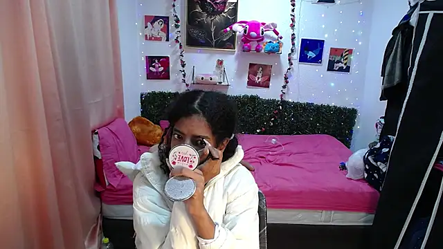 thianahorny online show from 22, 4, 2026