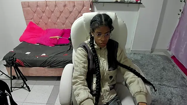 thianahorny online show from 22, 12, 2025