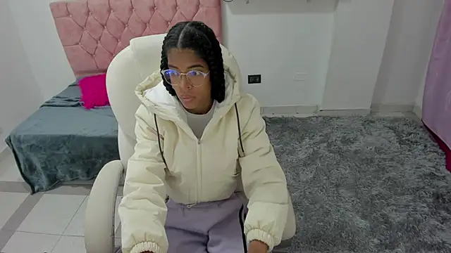 thianahorny online show from 8, 1, 2026