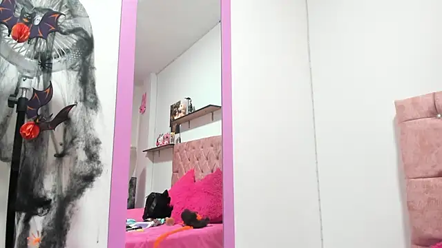 Snapshot of thianahorny chatting on 31, 10, 2025 thianahorny online show from 31, 10, 2025