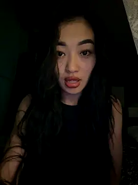 Snapshot of JessyHazee chatting on 12, 10, 2025 JessyHazee online show from 12, 10, 2025