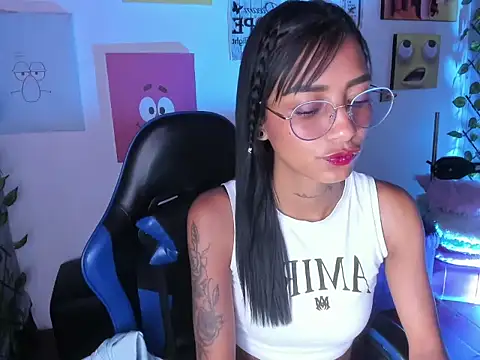 KarlaSlutSkinny   online show from 13, 3, 2026