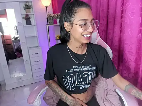 KarlaSlutSkinny   online show from 15, 4, 2026