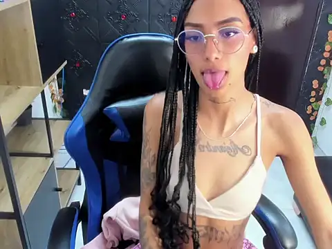 Snapshot of KarlaSlutSkinny__ chatting on 6, 5, 2026 KarlaSlutSkinny online show from 6, 5, 2026