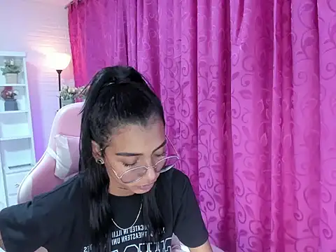 KarlaSlutSkinny   online show from 15, 4, 2026