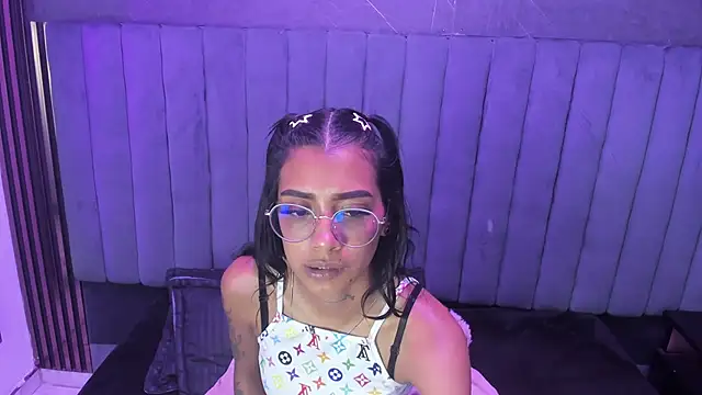 KarlaSlutSkinny   online show from 27, 3, 2026