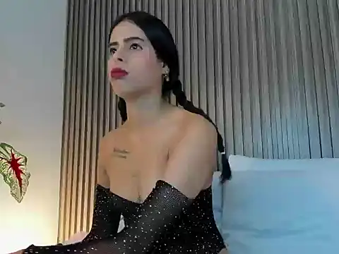 Snapshot of laura_maite_ chatting on 10, 10, 2025 laura maite online show from 10, 10, 2025