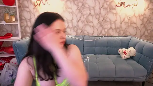 SnowWhiti online show from 20, 2, 2026