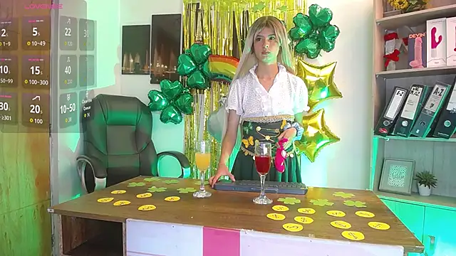 SweetRenata  online show from 17, 3, 2026