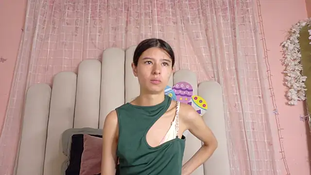 SweetRenata  online show from 17, 4, 2026