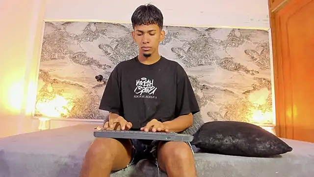 Ethan thouse online show from 15, 10, 2025