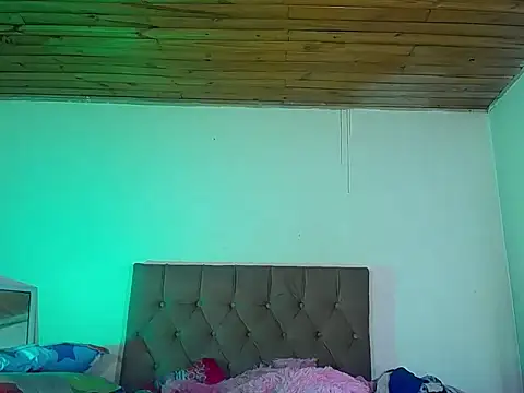 VeryHotGill online show from 9, 11, 2025