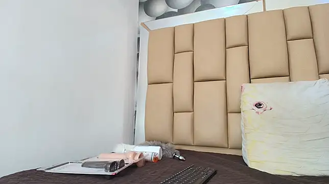 hannah teehn online show from 22, 11, 2025