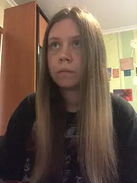 Snapshot of LunaVirelle chatting on 10, 5, 2026 LunaVirelle online show from 10, 5, 2026