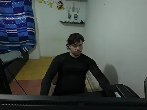 Snapshot of Skol_100802 chatting on 24, 7, 2026 Skol 100802 online show from 24, 7, 2026