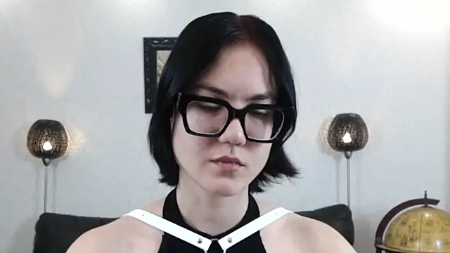 Marie Fitch online show from 2, 12, 2025