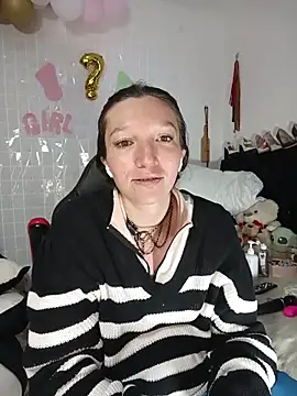 Lucy colee online show from 15, 4, 2026