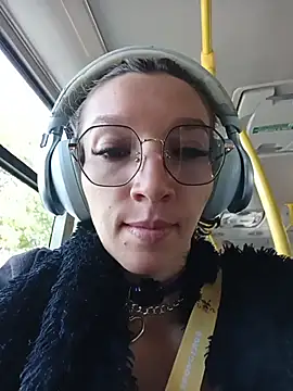 Lucy colee online show from 18, 1, 2026