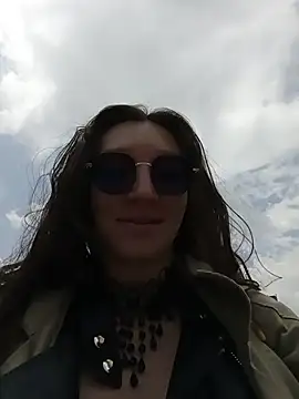 Lucy colee online show from 4, 4, 2026