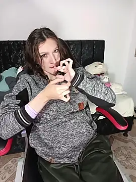 Lucy colee online show from 28, 2, 2026