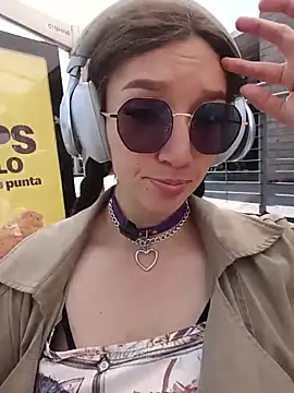 Lucy colee online show from 21, 3, 2026