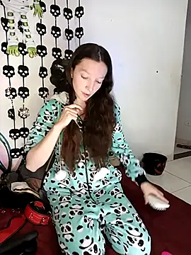 Lucy colee online show from 28, 10, 2025