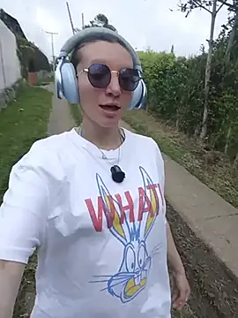 Lucy colee online show from 22, 12, 2025