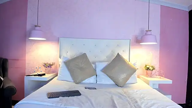 Snapshot of RousseWalker chatting on 28, 11, 2025 RousseWalker online show from 28, 11, 2025