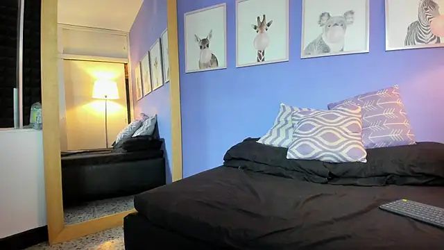 TanishaReyes online show from 8, 11, 2025