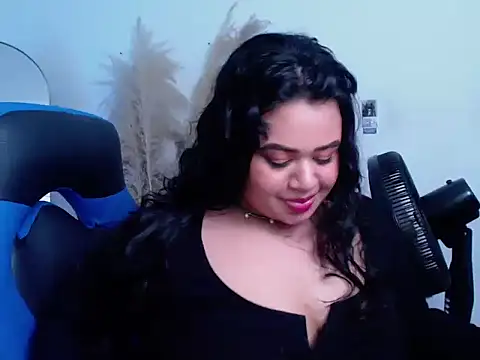 oliviia cute online show from 8, 11, 2025