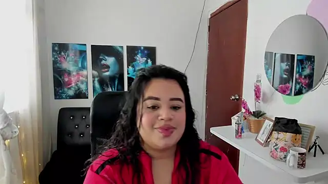 oliviia cute online show from 11, 11, 2025