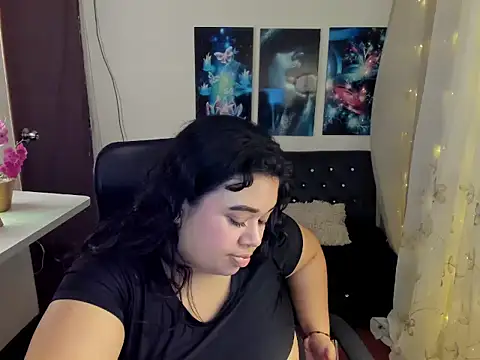 oliviia cute online show from 7, 11, 2025