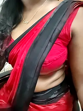Snapshot of Tamilmallu-duskygirl03 chatting on 10, 6, 2026 Tamilmallu-duskygirl03 online show from 10, 6, 2026
