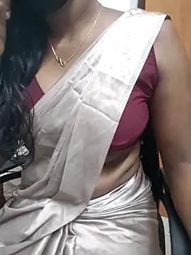 Snapshot of Tamilmallu-duskygirl03 chatting on 6, 5, 2026 Tamilmallu-duskygirl03 online show from 6, 5, 2026