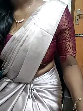 Tamilmallu-duskygirl03 online show from 19, 12, 2025