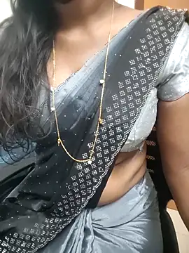 Snapshot of Tamilmallu-duskygirl03 chatting on 8, 5, 2026 Tamilmallu-duskygirl03 online show from 8, 5, 2026