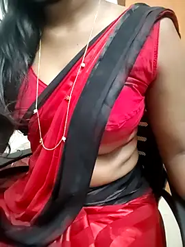Snapshot of Tamilmallu-duskygirl03 chatting on 4, 6, 2026 Tamilmallu-duskygirl03 online show from 4, 6, 2026